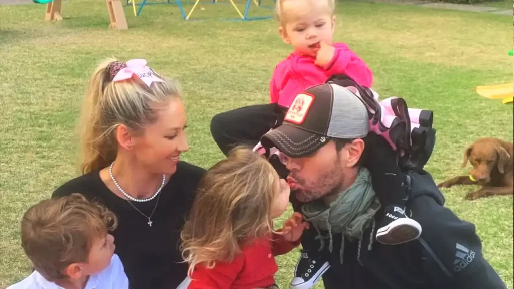 Anna Kournikova and Enrique Iglesias with family