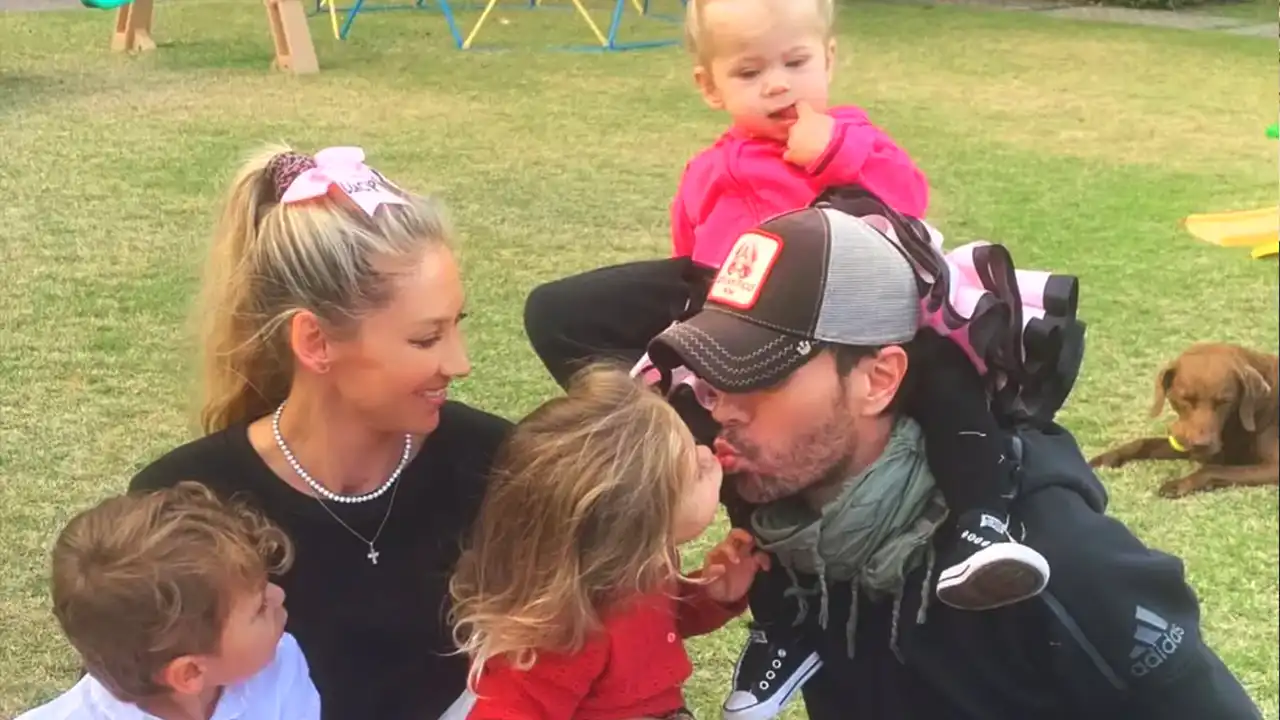 Anna Kournikova and Enrique Iglesias with family